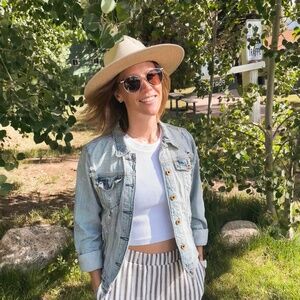 Meet your Posher, Cate